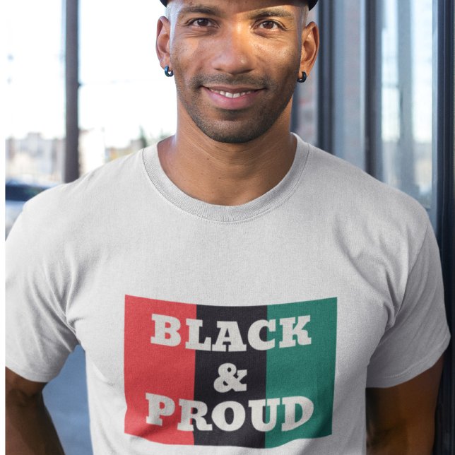Svart och stolt på Färgen Red, Black och Grönt T Shirt (Skapare uppladdad)