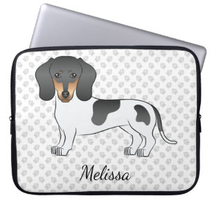 Svart Och Tan Piebald Korthårig Dachshund & Text Laptop Fodral