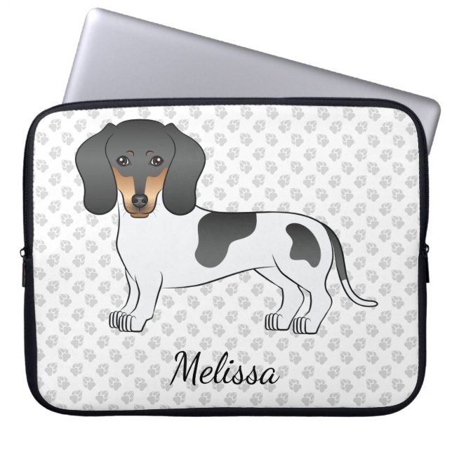 Svart Och Tan Piebald Korthårig Dachshund & Text Laptop Fodral (Framsidan)