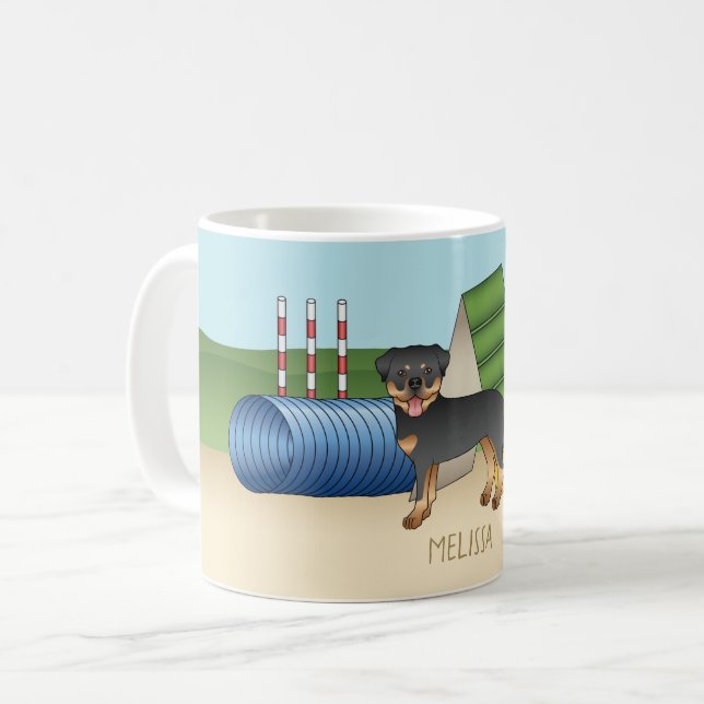 Svart och Tan Rottweiler med agilityutrustning Kaffemugg (Framsida vänster)