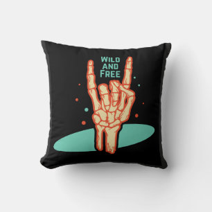 Svart och Vild med Retro Design. Kudde