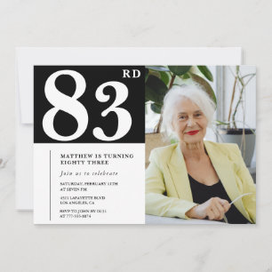Svart och vit 83-års födelsedagsinbjudan Foto Inbjudningar