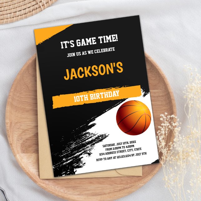 Svart och vit Basketball-födelsedagsinbjudan Inbjudningar (Black White Basketball Invitations)