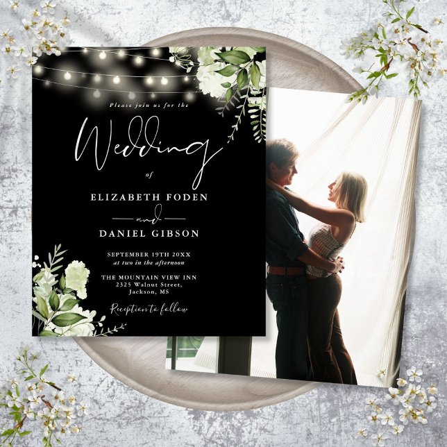 Svart och vit blomsterbröllopsinbjudan på budget (Budget Black And White Floral Photo Wedding Invite)