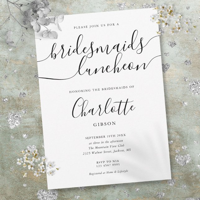 Svart och vit brudtärna lunchinbjudan inbjudningar (Black And White Script Bridesmaids Luncheon Invitation)