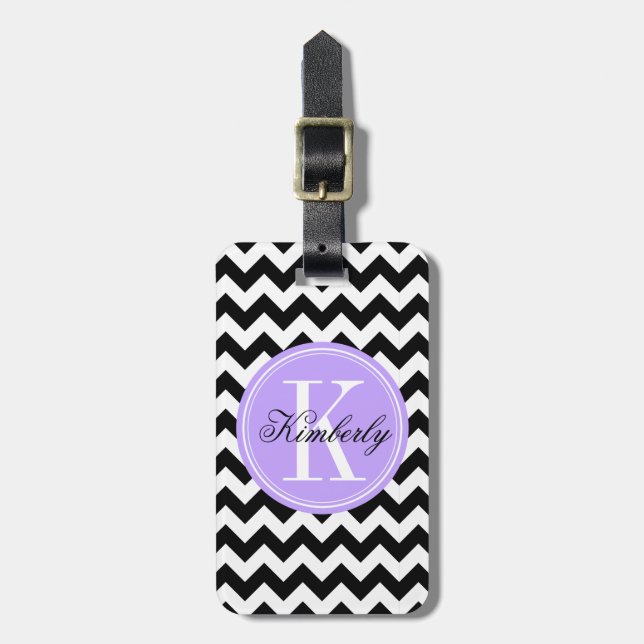 Svart och vit Chevron med Lilac Monogram Bagagebricka (Vertikal Framsida)