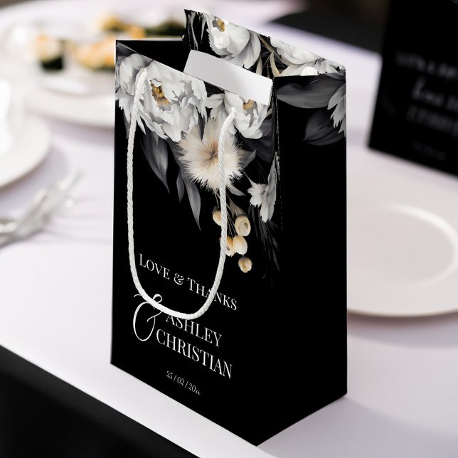 Svart och vit elegant boho bröllopsförmån (Black and white elegant boho wedding favors personalized  gift bag white peonies gift bag thank you )