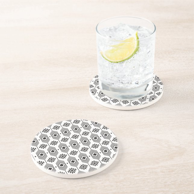 Svart och vit etnisk ikat geometric mönster underlägg (Sidan)