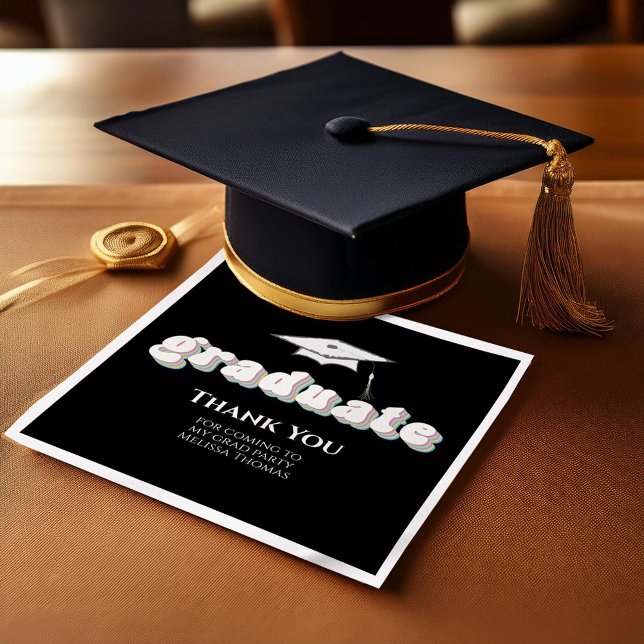 Svart och vit examen anpassad cocktail pappersservett (Black and white retro style typography graduation napkin.)