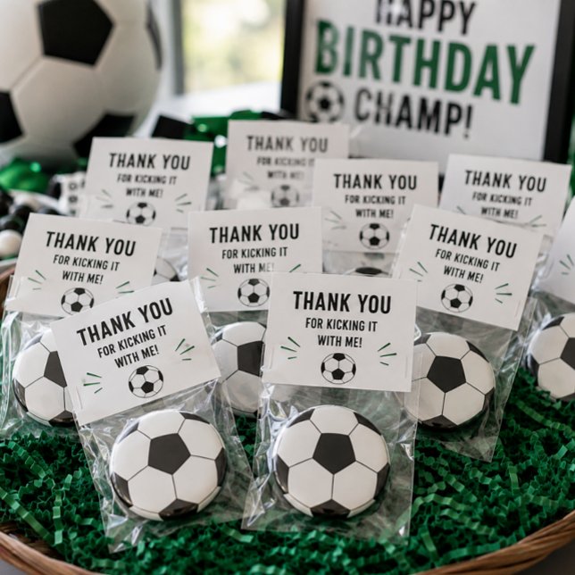 Svart och vit fotboll geometrisk mönster  magnet (Skapare uppladdad)