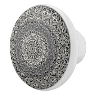 Svart och vit geometrisk mandalamönster knopp