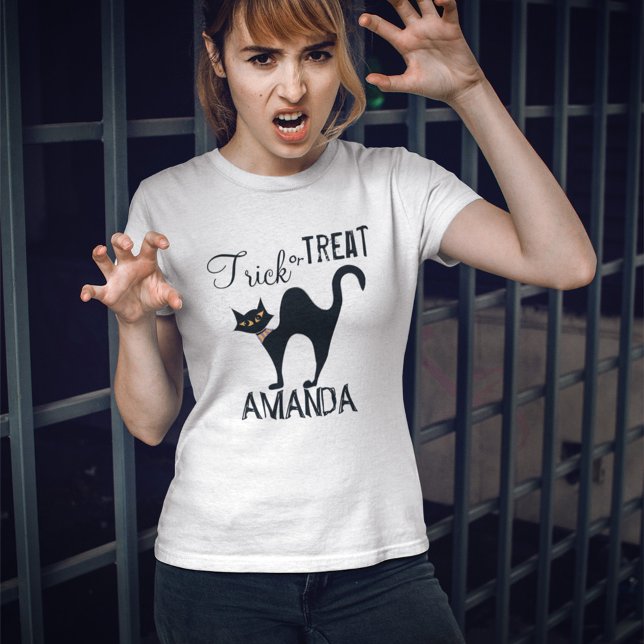 Svart och vit Halloween Katt-Anpassningsbar T Shirt (Trick or treat black cat custom t shirt. )