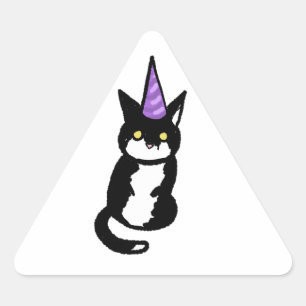 Svart och vit katt firar dekal triangelformat klistermärke