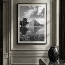 Svart och Vit Louvrenpyramiden Paris Reflektion