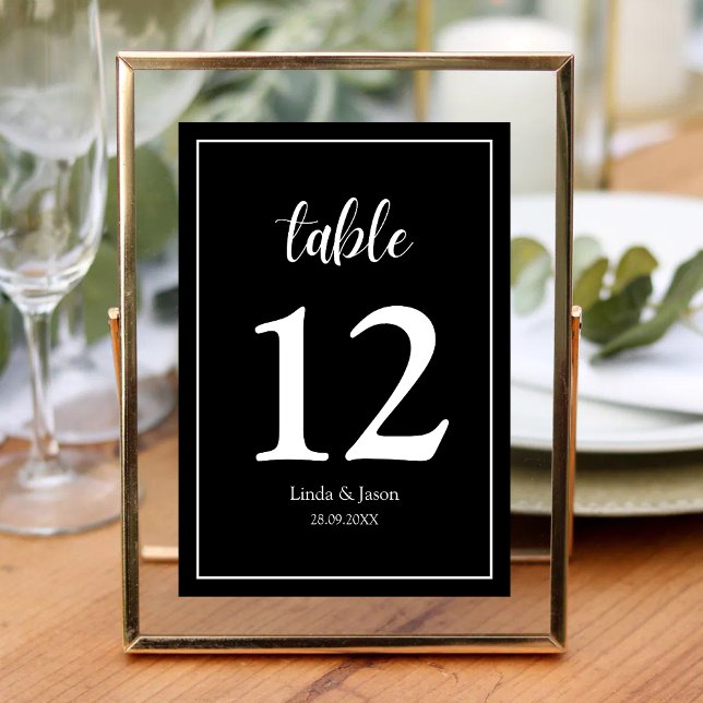 Svart och Vit Modern Elegans Bröllop Bordsnummer (Black and white modern elegance table number brings sleek style to your wedding tables.)