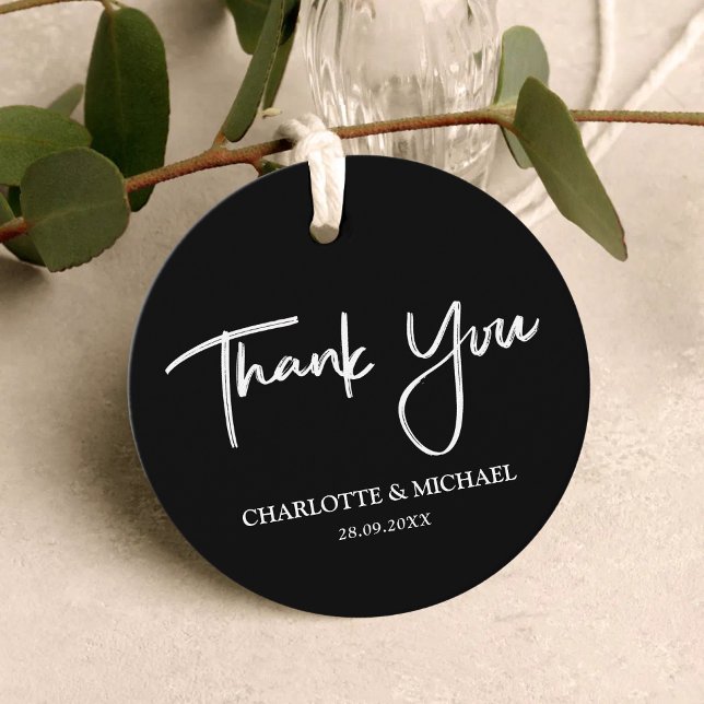 Svart och Vit Modern Elegans Bröllop Tacksamhet Gåvor Etiketter (Modern black and white thank you tags add elegant style while personalizing your wedding favors.)