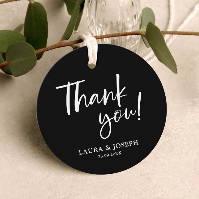 Svart och Vit Modern Elegans Bröllop Tacksamhet Gåvor Etiketter (Modern black and white thank you tags add sleek elegance while personalizing your wedding favors.)