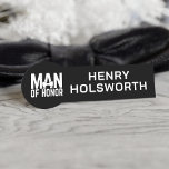 Svart och Vit Modern Man Honor Namn bricka Namnbricka<br><div class="desc">Behöver du en namn bricka för din moderna hedersman? Lägg till hans namn!</div>