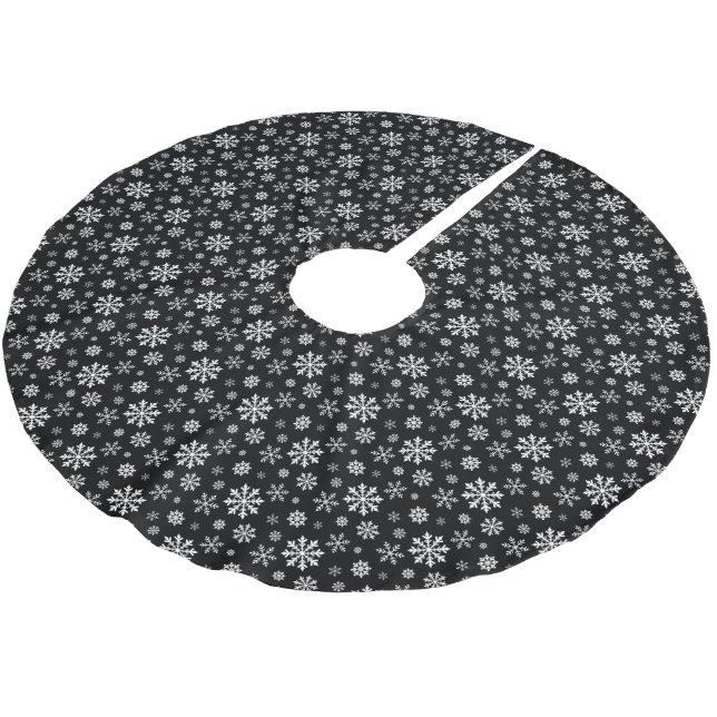 Svart och vit modernt vintersnöflingemönster julgransmatta borstad polyester (Vinklad)