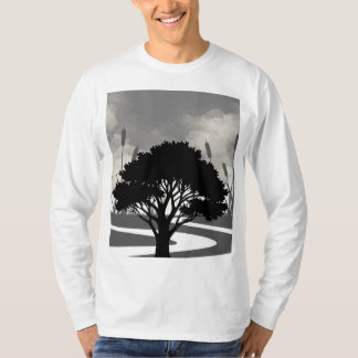 Svart och vit natur träd siluett slingrande stig t shirt