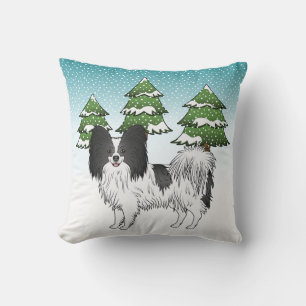 Svart Och Vit Papillon Söt Hund I Vinter Skog Kudde