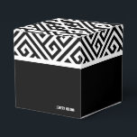 Svart och vit presentlåda för möhippa<br><div class="desc">Svart och vit presentlåda för möhippa. Ta en titt på resten av kollektionen,  denna eleganta kollektion kan modifieras för att passa nästan alla formella tillfällen,  såsom bröllop,  födelsedagar etc.</div>