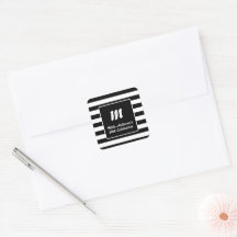 Svart och vit randig monogram