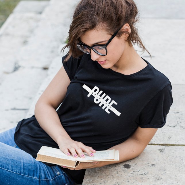 Svart och vit ren självbetjänt Kärlek T-shirt (Skapare uppladdad)