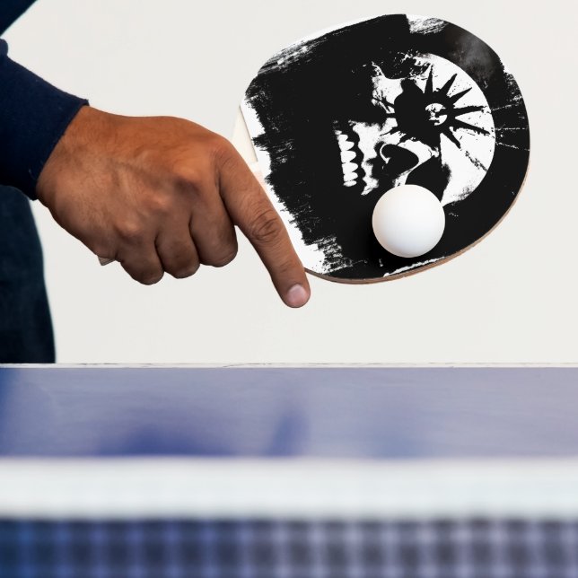 Svart och vit segmentskull pingisracket (Insitu)