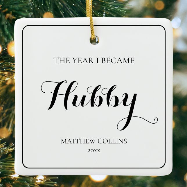 Svart och vit SImple-skript, Make-jul Julgransprydnad Keramik (Black and White SImple Script Husband Christmas Ceramic Ornament)