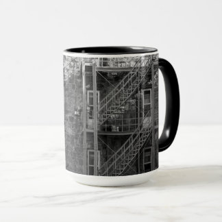 Svart och vit stenarkitektur mugg
