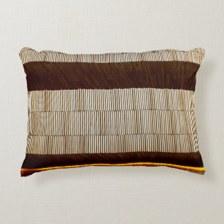 Svart och vit strimlad textilvara prydnadskudde