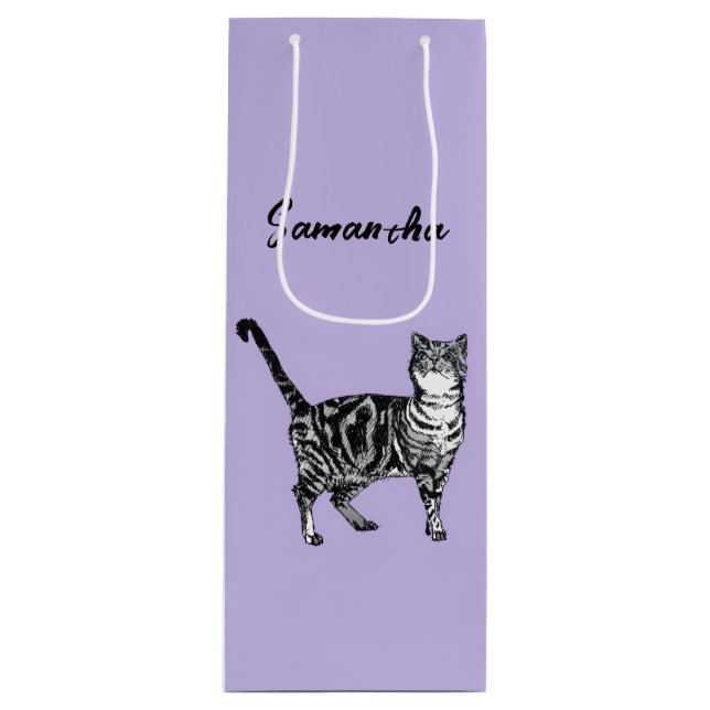 Svart och vit tabby katt tjejnamn lila  (Framsidan)