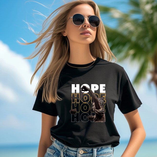 Svart och vit typografi HOPE T-Shirt (Skapare uppladdad)
