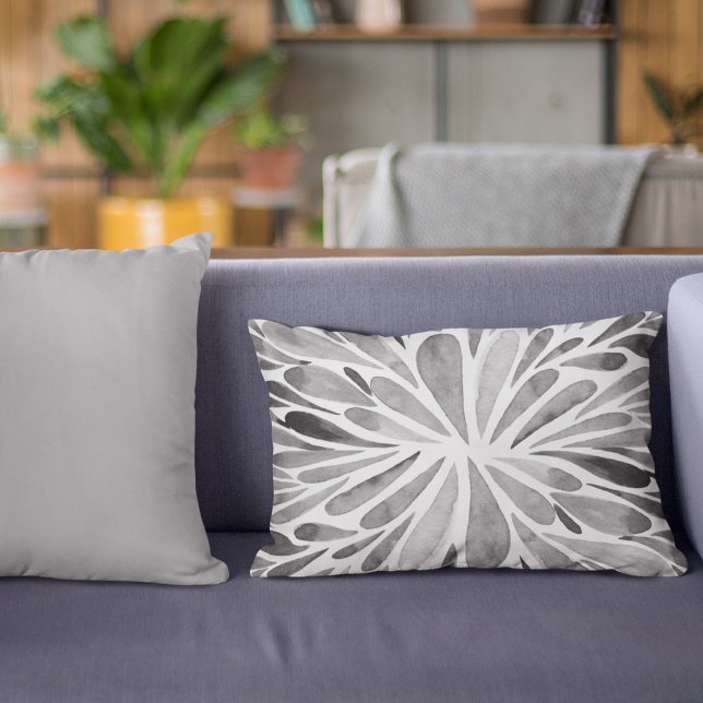 Svart och vit vattenfärgsspricka i abstraktens blo prydnadskudde (Skapare uppladdad)