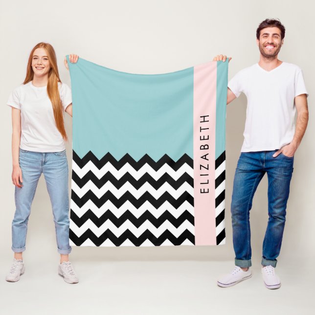 Svart och vit Zigzag, Chevron, Blue, Ditt namn Fleecefilt (På plats)