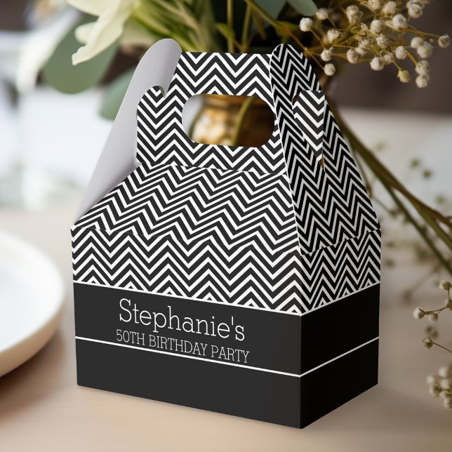 Svart och vita chevroner Födelsedagsfest Presentaskar (Personalized favor box - birthday party - black and white)