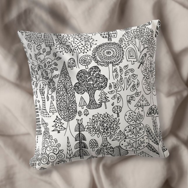 Svart och vita träd illustration Handritad konst Kudde (Skapare uppladdad)