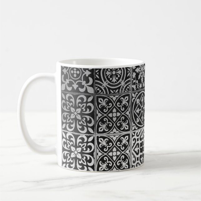 Svart och vitt dammmönster kaffemugg (Vänster)