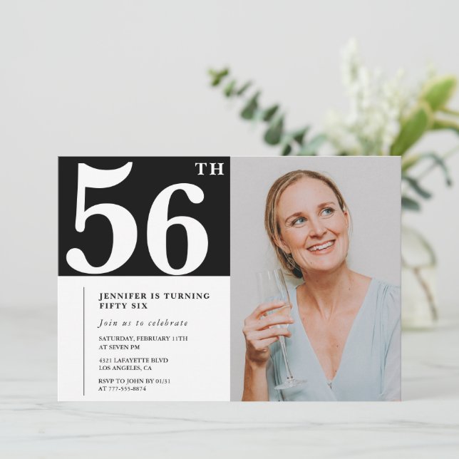 Svart och Vitt Foto 56-årsdag Inbjudningar  (Stående Fram)