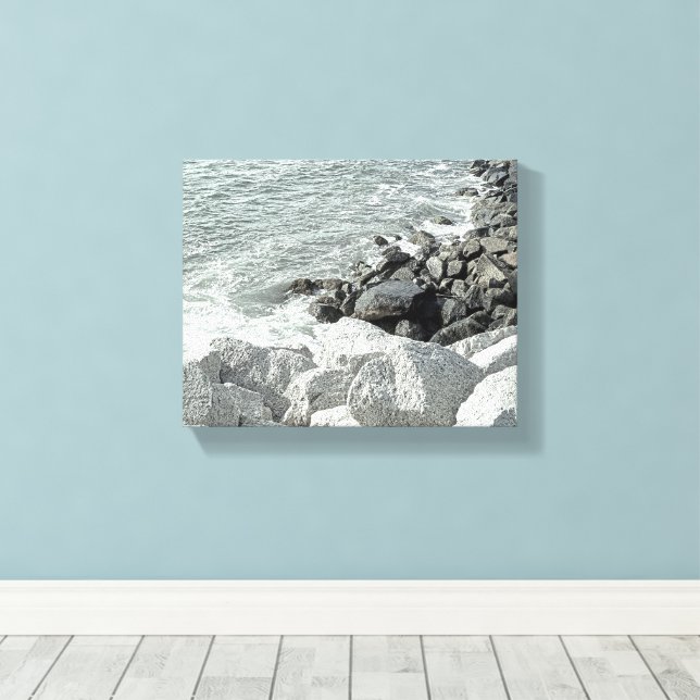 Svart och vitt foto a Rocky Ocean Shore Canvastryck (Insitu (trägolv))