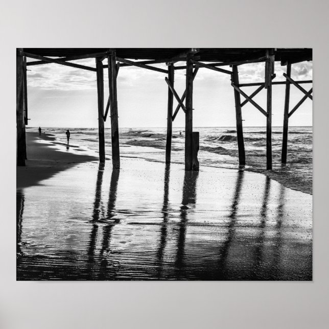 Svart och vitt foto Ocean Isle Beach Pier Poster (Framsidan)