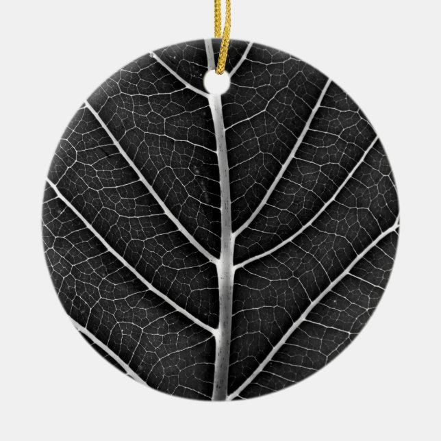 Svart och vitt glödande blad närbild julgransprydnad keramik (Framsidan)
