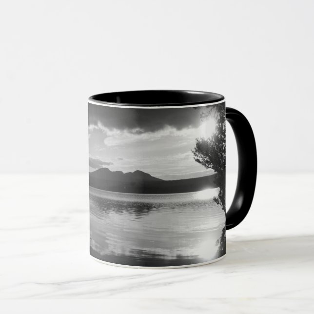 Svart och vitt liggande foto Mugg (Framsida höger)