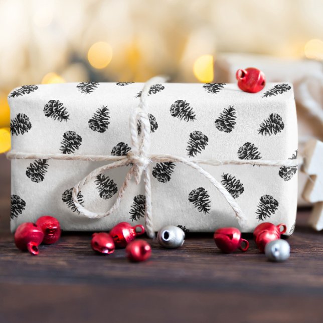 Svart Och Vitt Tallfrukt Elegant Jul Presentpapper (Skapare uppladdad)
