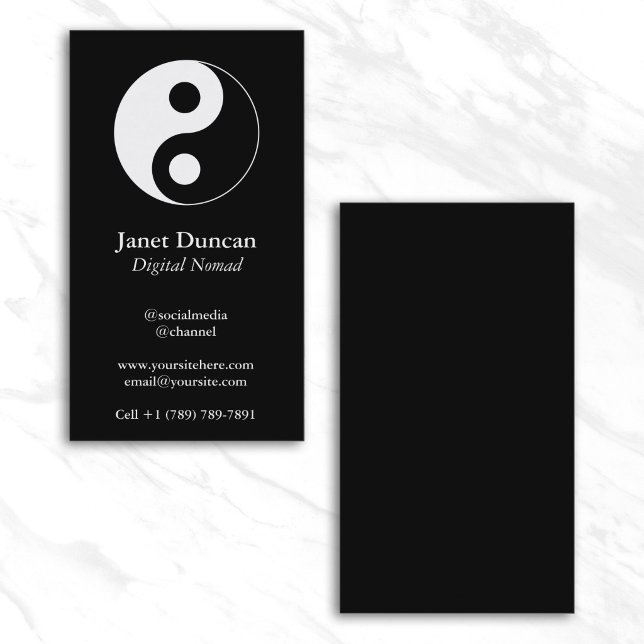 Svart och vitt Yin och Yang-symbol Visitkort (Black and White Yin and Yang Symbol Business Card)