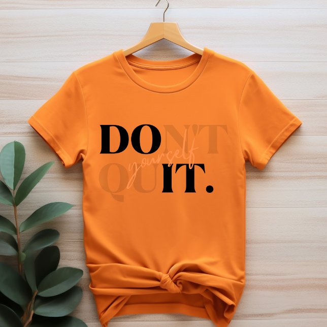 Svart Orange - enkel typografi T-Shirt (Skapare uppladdad)