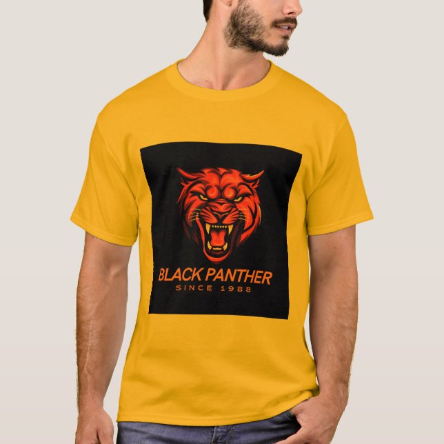 Svart paneldesign t shirt (Framsida)