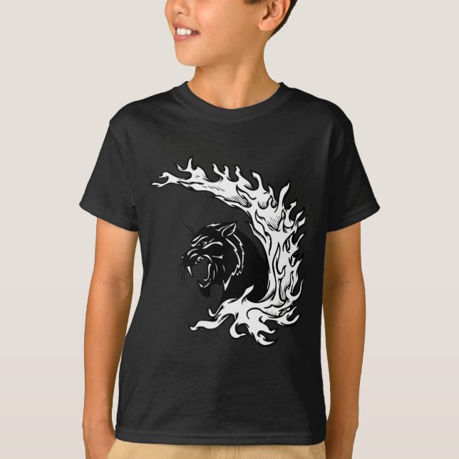 Svart panter t shirt (Framsida)