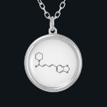 Svart pepparpiperin Molecular Chemical Formula Silverpläterat Halsband<br><div class="desc">Svart pepparmolekyl ~ Kemisk strukturformel Organic Compound. Globe Trotters specialiserar sig på idiosynkratiskt bildmaterial från hela världen. Här hittar du unika hälsningskort,  vykort,  Poster,  Mousepads med mera.</div>